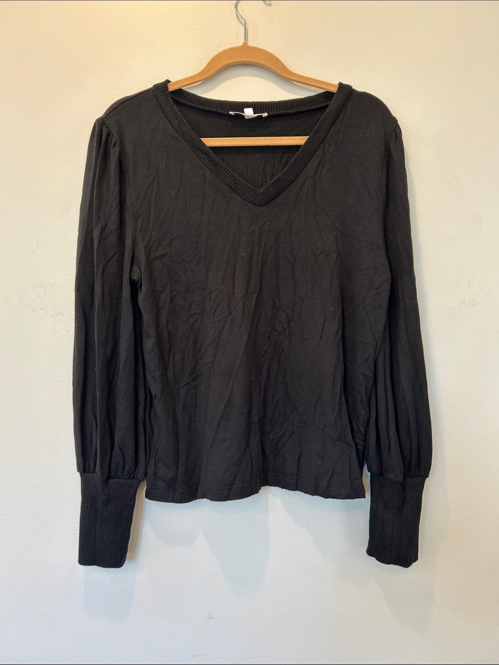 DR2 Black V-Neck Long Sleeve Knit Top